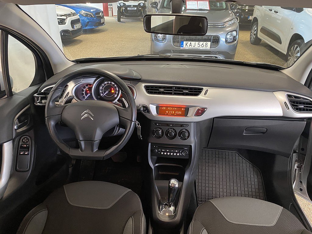 Vehicle Image 6