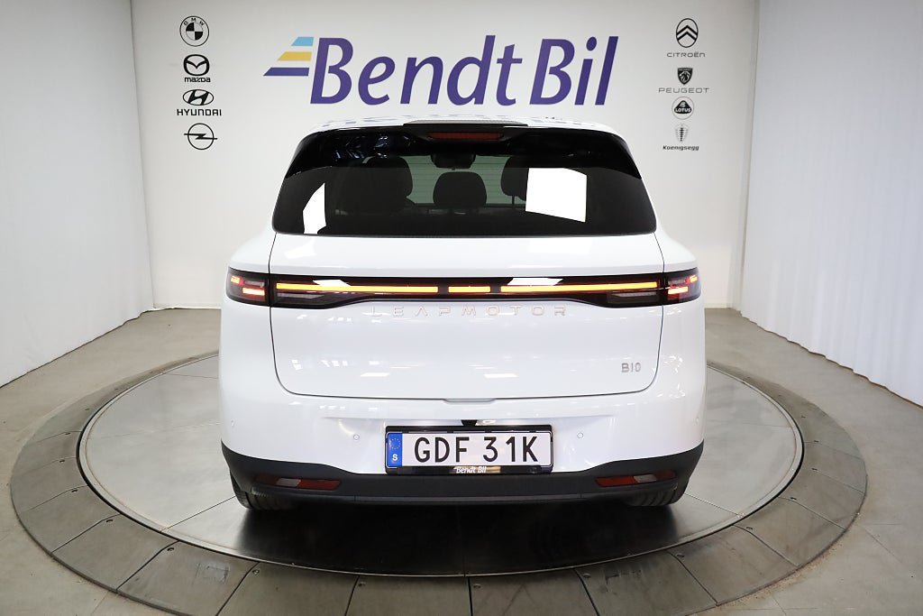 Vehicle Image 10