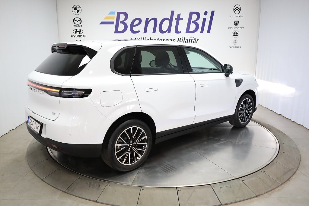 Vehicle Image 15