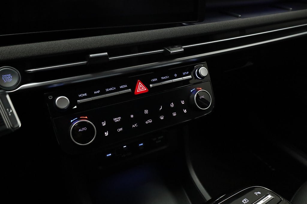 Vehicle Image 24
