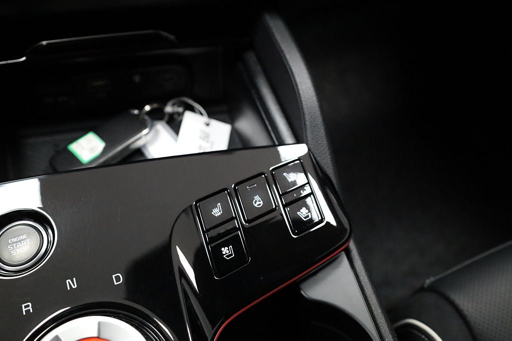 Vehicle Image 24