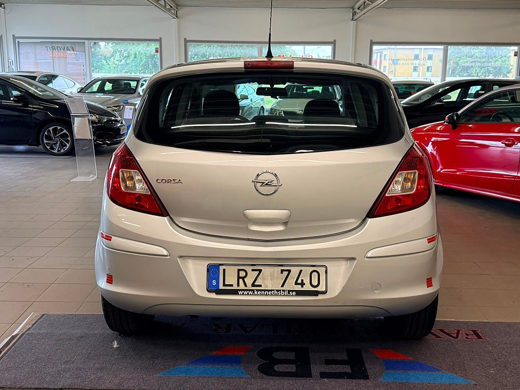 Vehicle Image 13