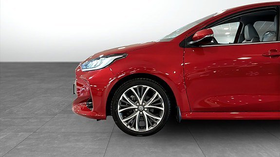 Vehicle Image 9