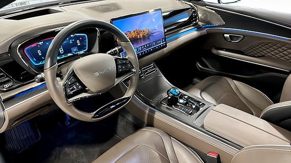 Vehicle Image 16