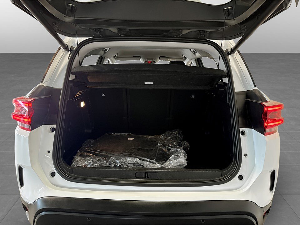 Vehicle Image 15