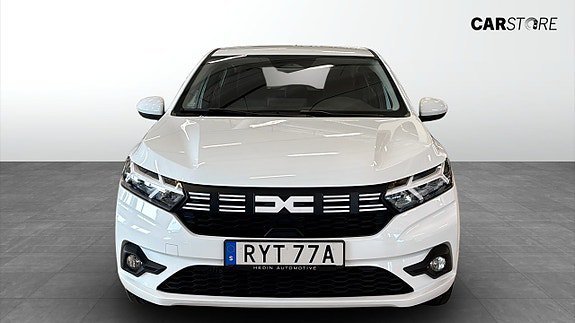 Vehicle Image 8