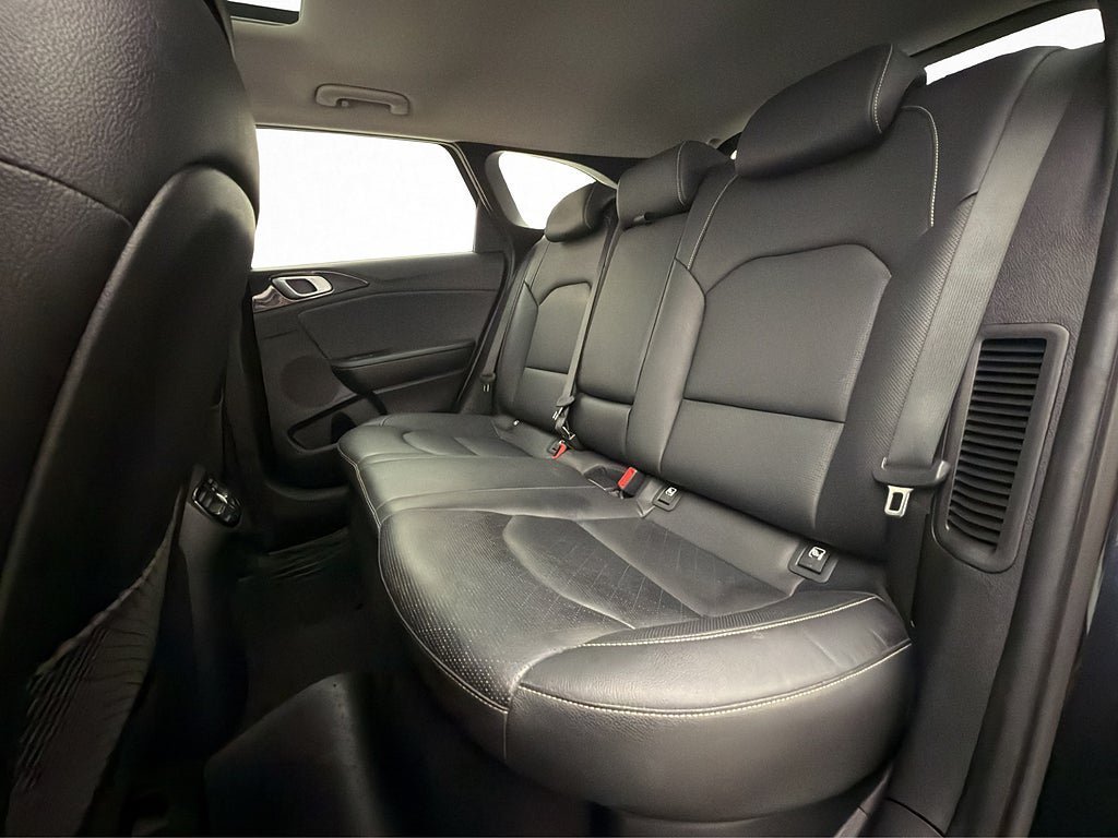 Vehicle Image 33
