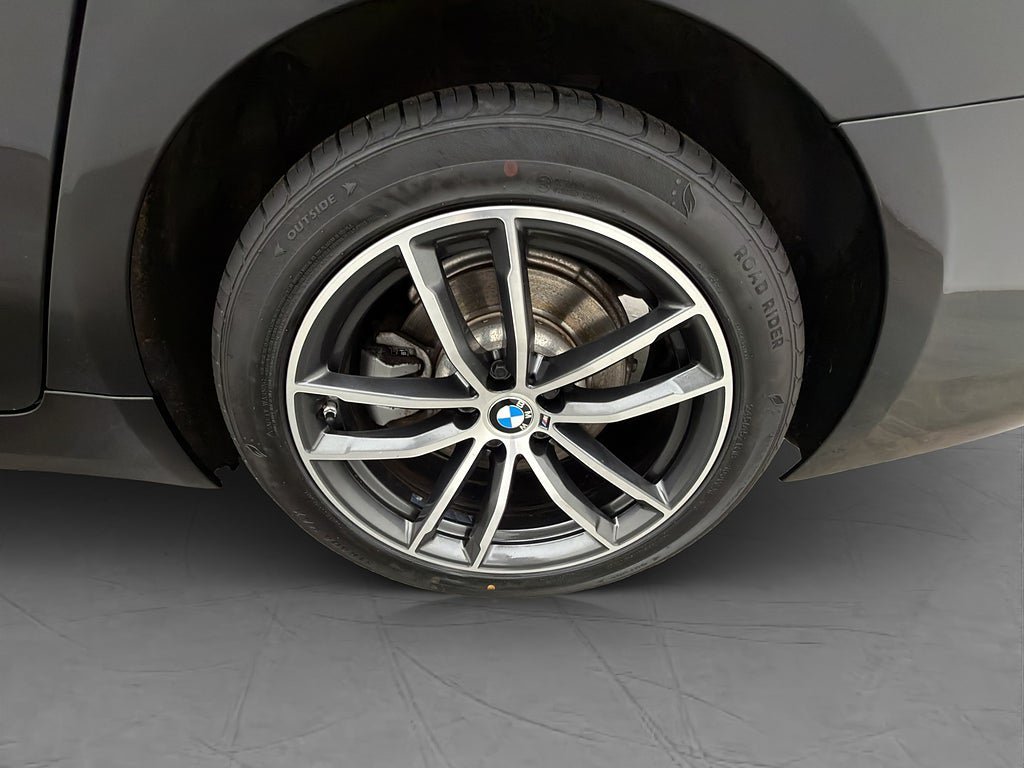 Vehicle Image 32