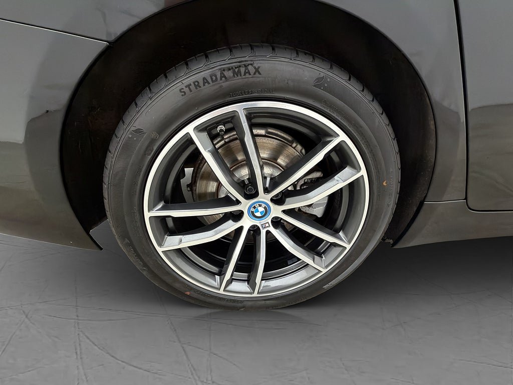 Vehicle Image 33