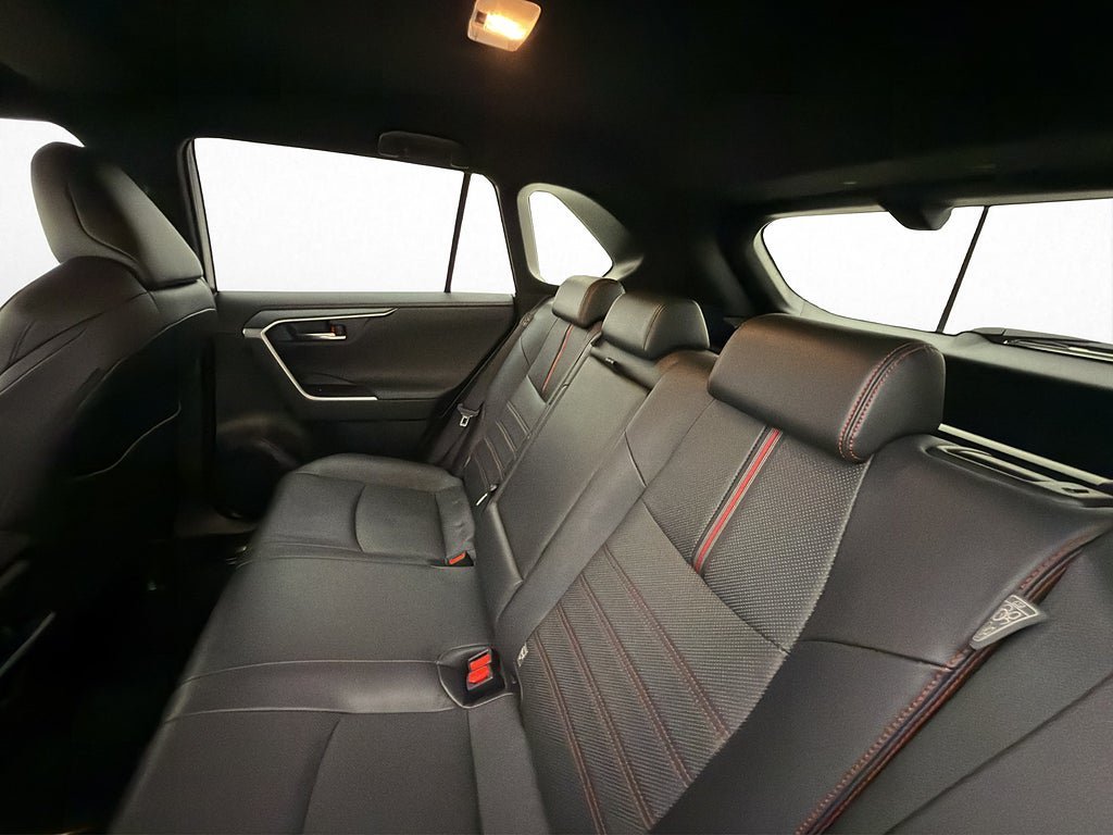 Vehicle Image 32