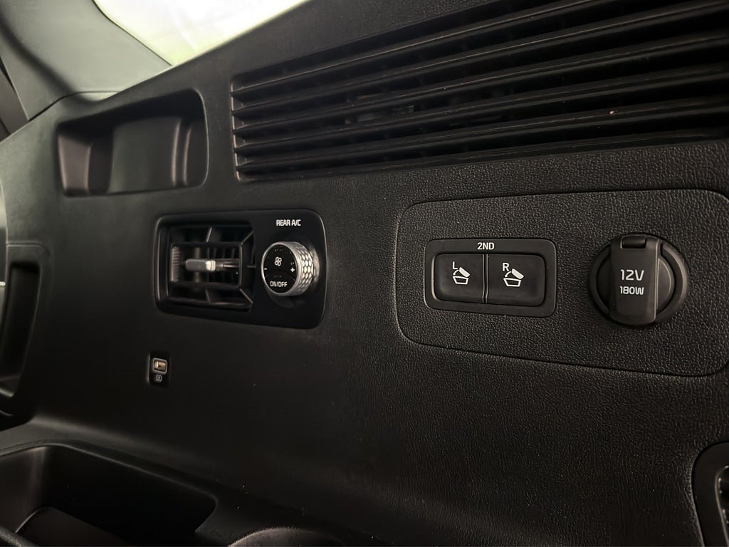 Vehicle Image 38