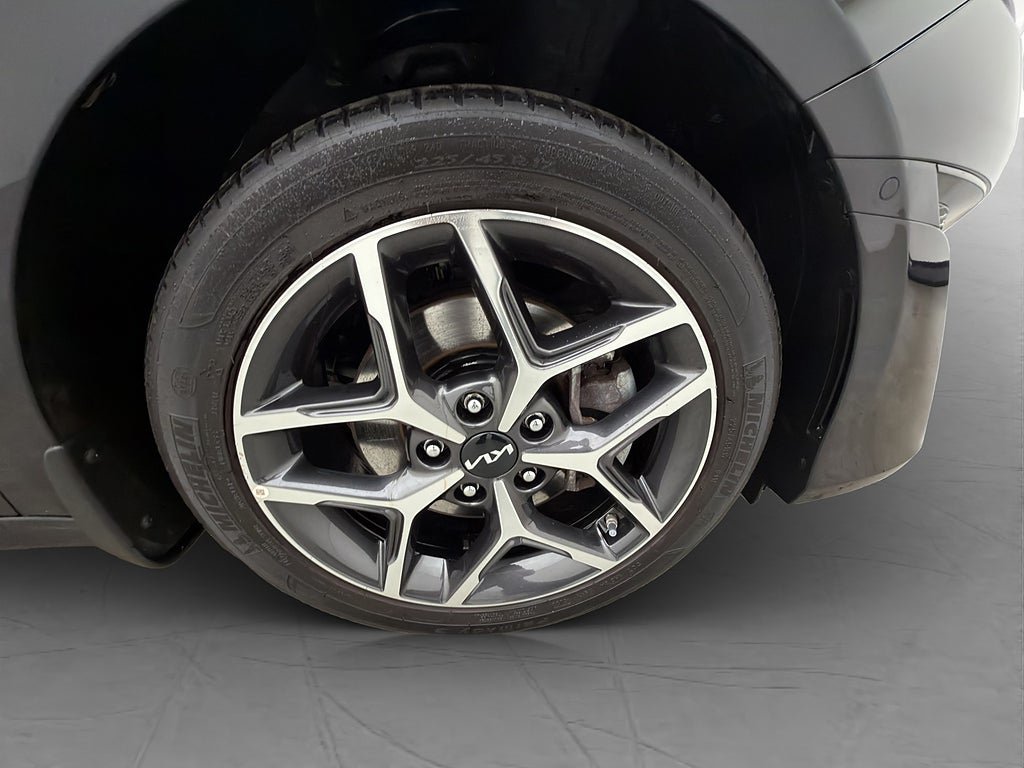 Vehicle Image 37