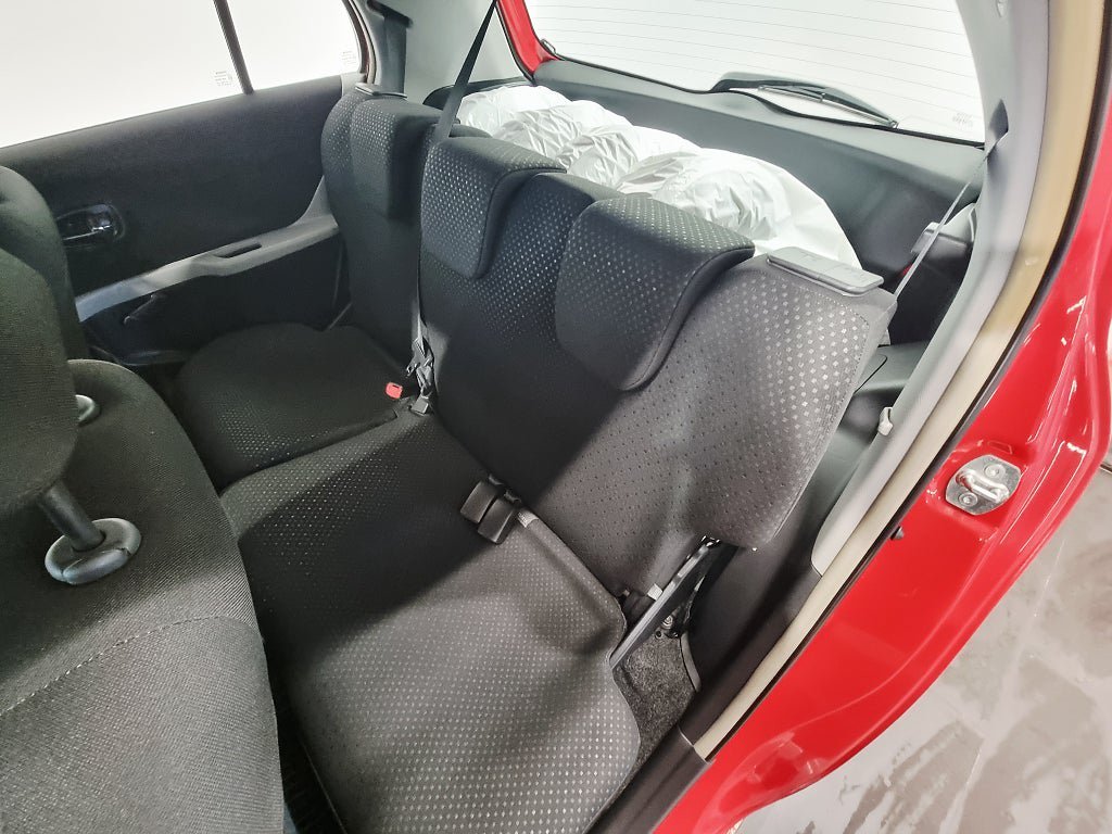 Vehicle Image 9