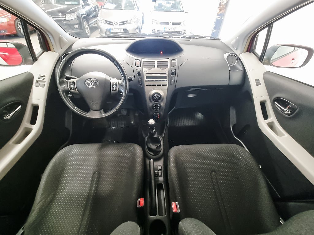 Vehicle Image 11