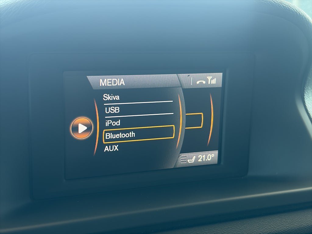 Vehicle Image 16