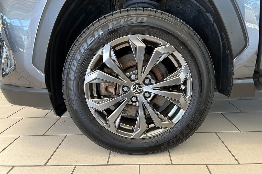 Vehicle Image 15