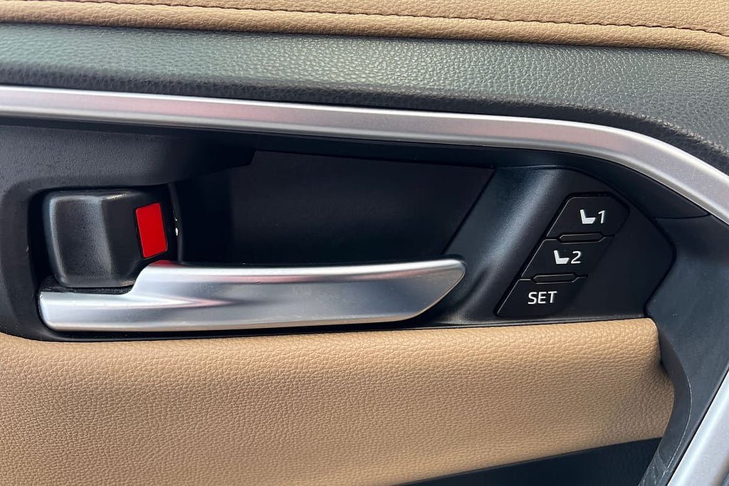 Vehicle Image 21