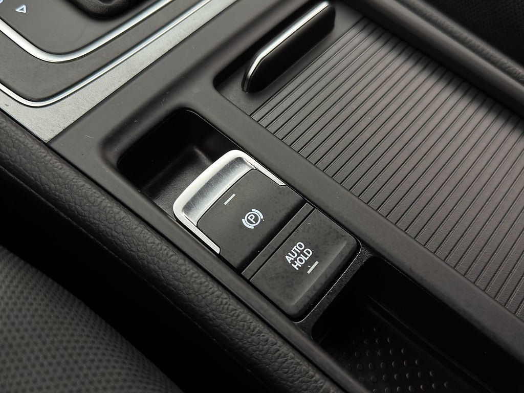 Vehicle Image 24