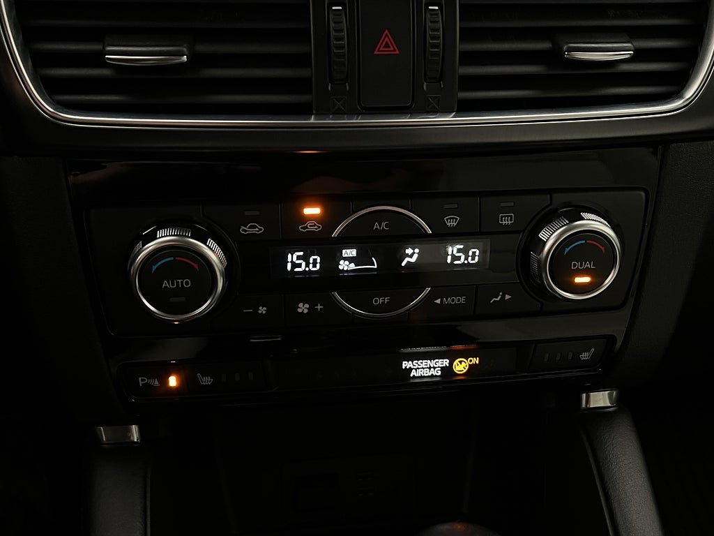 Vehicle Image 32