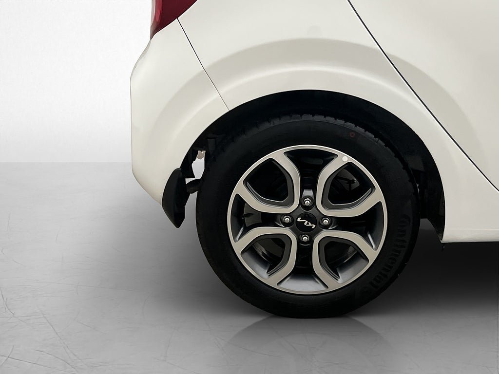 Vehicle Image 29