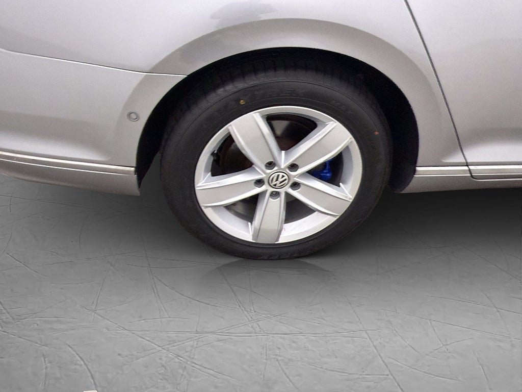 Vehicle Image 36