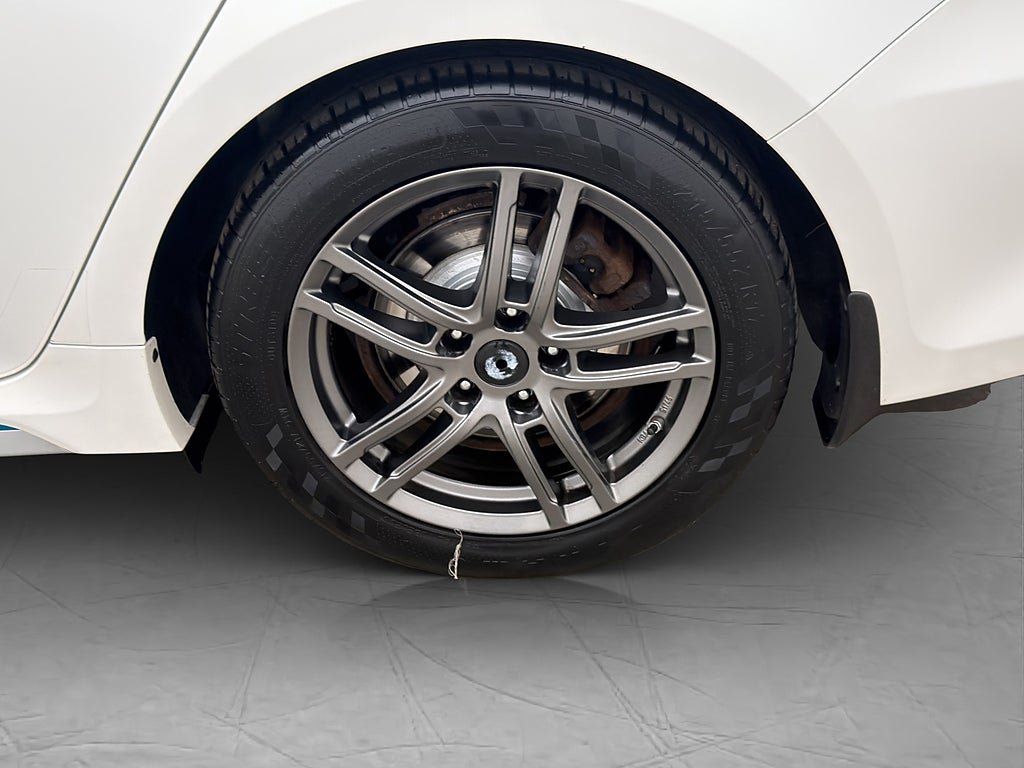 Vehicle Image 35