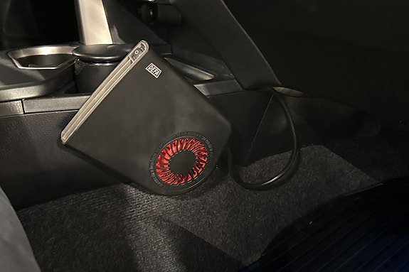 Vehicle Image 25