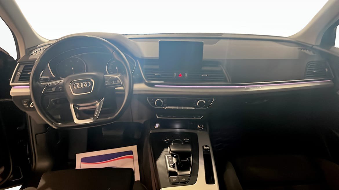 Vehicle Image 10