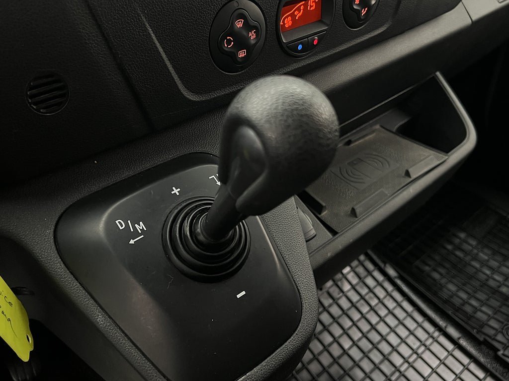 Vehicle Image 28