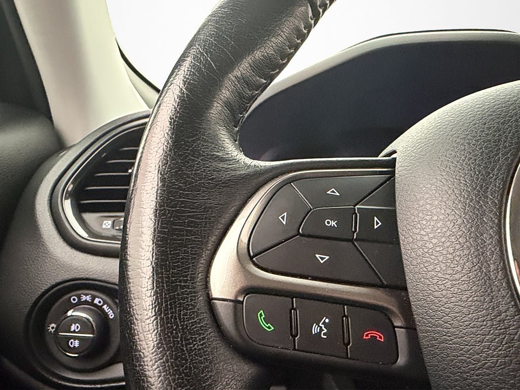 Vehicle Image 17