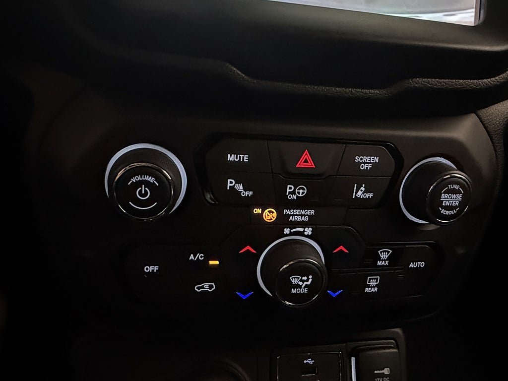 Vehicle Image 21