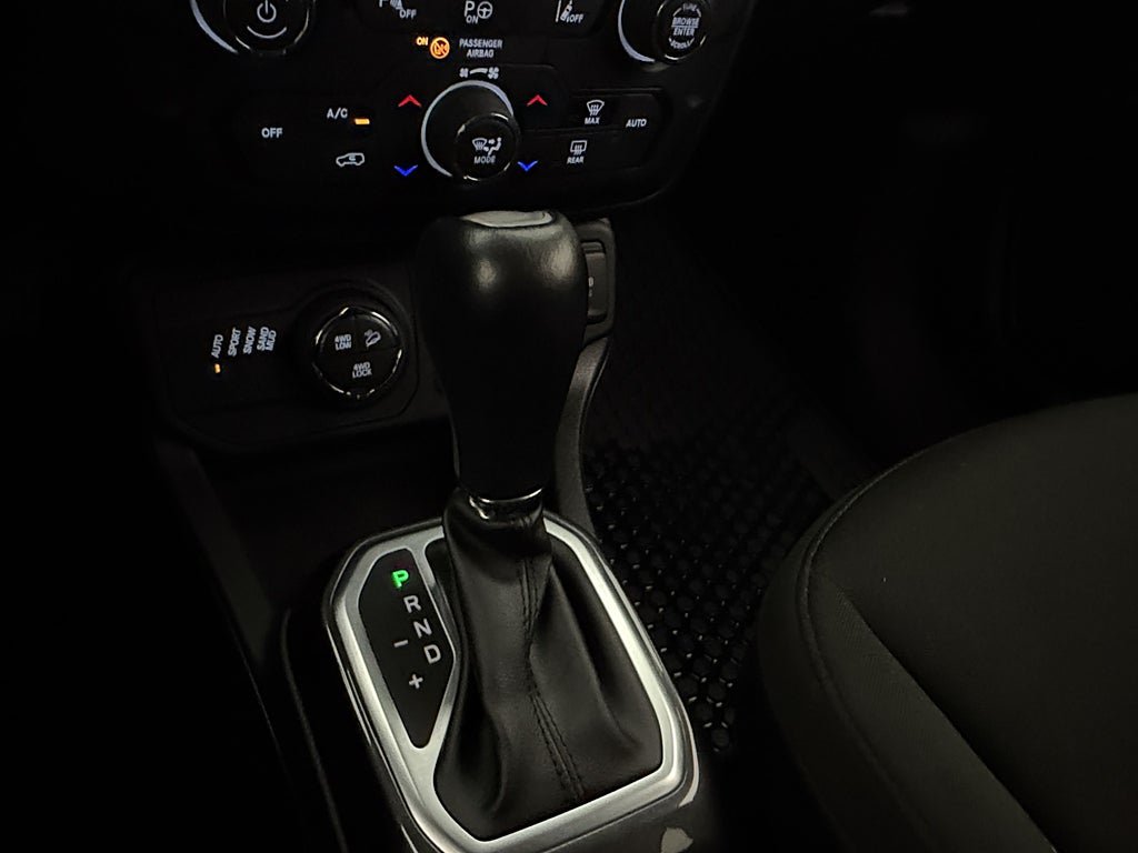 Vehicle Image 22