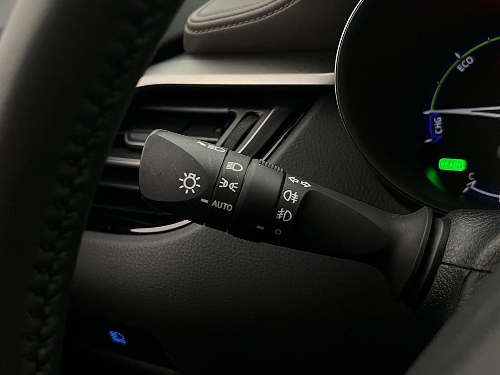 Vehicle Image 25