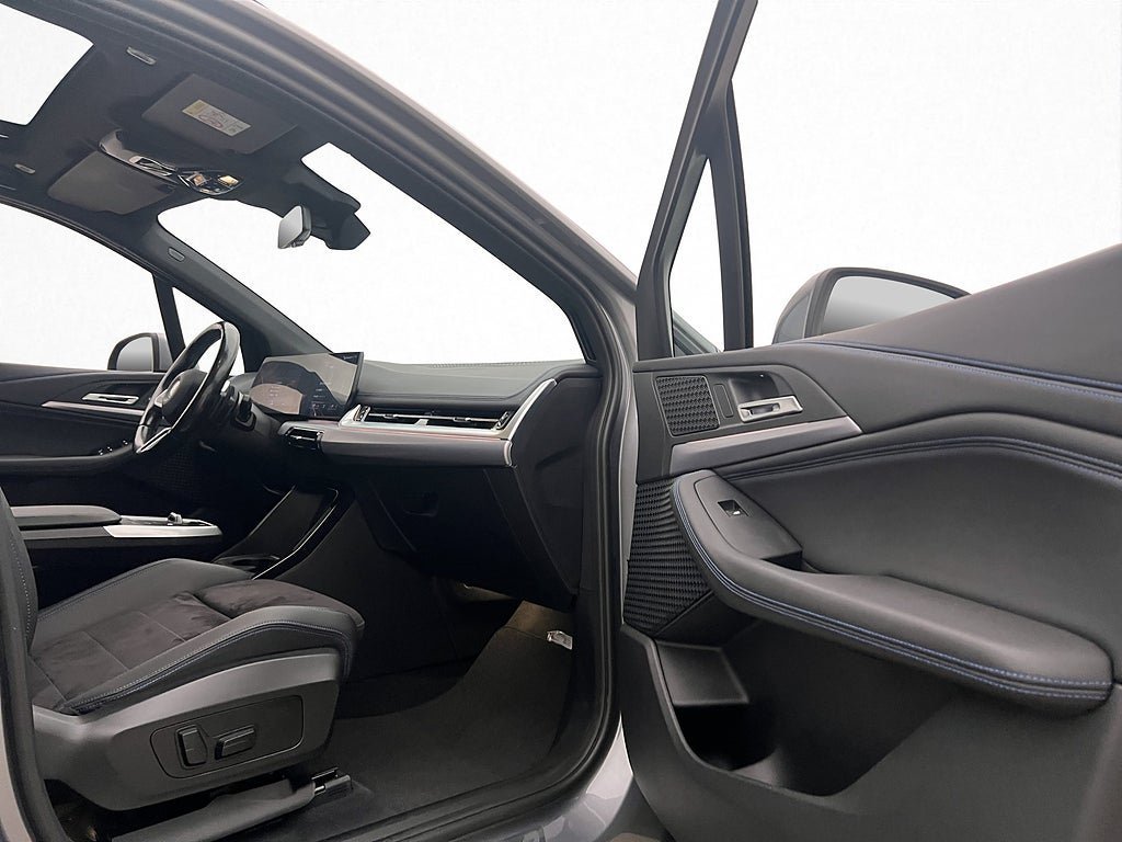Vehicle Image 36