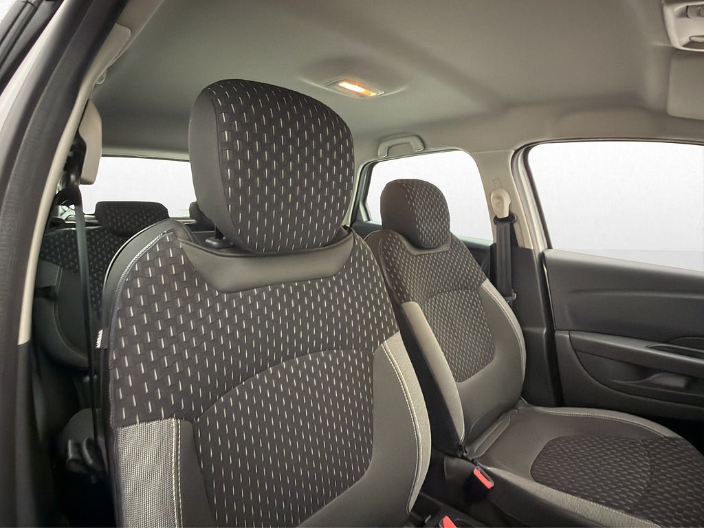 Vehicle Image 21