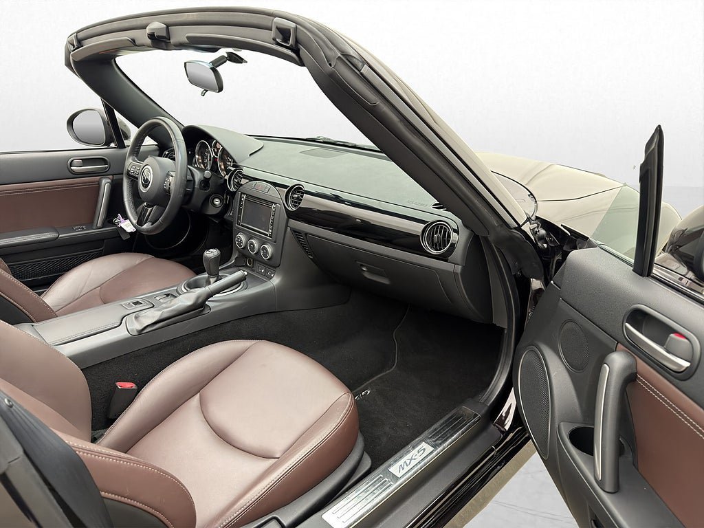 Vehicle Image 18