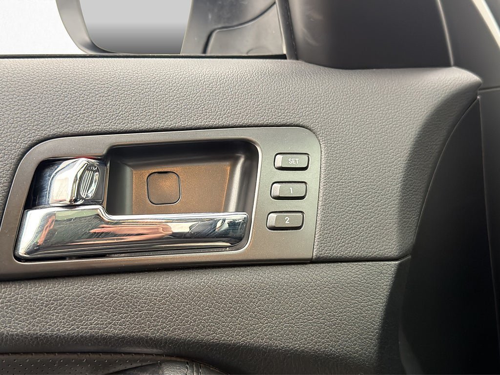 Vehicle Image 28