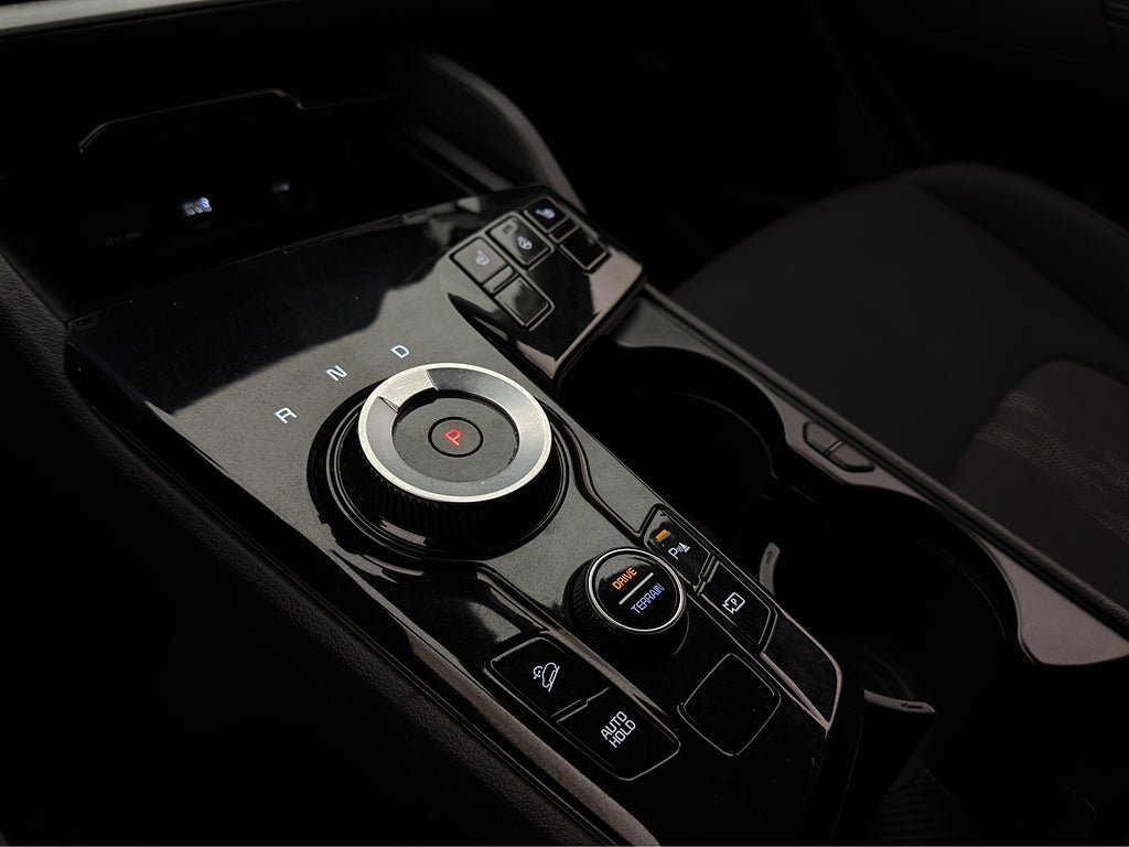 Vehicle Image 25