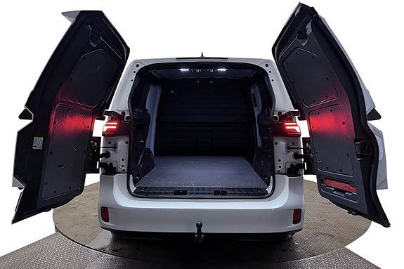 Vehicle Image 8