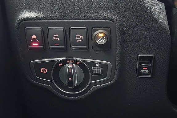 Vehicle Image 26