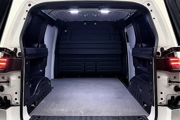 Vehicle Image 32