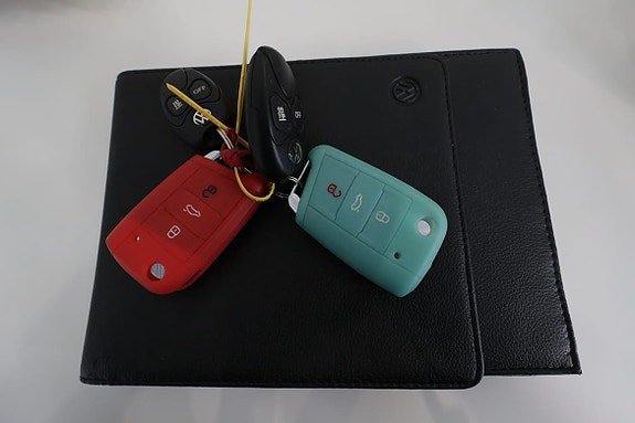 Vehicle Image 32