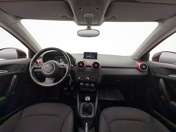 Vehicle Image 12