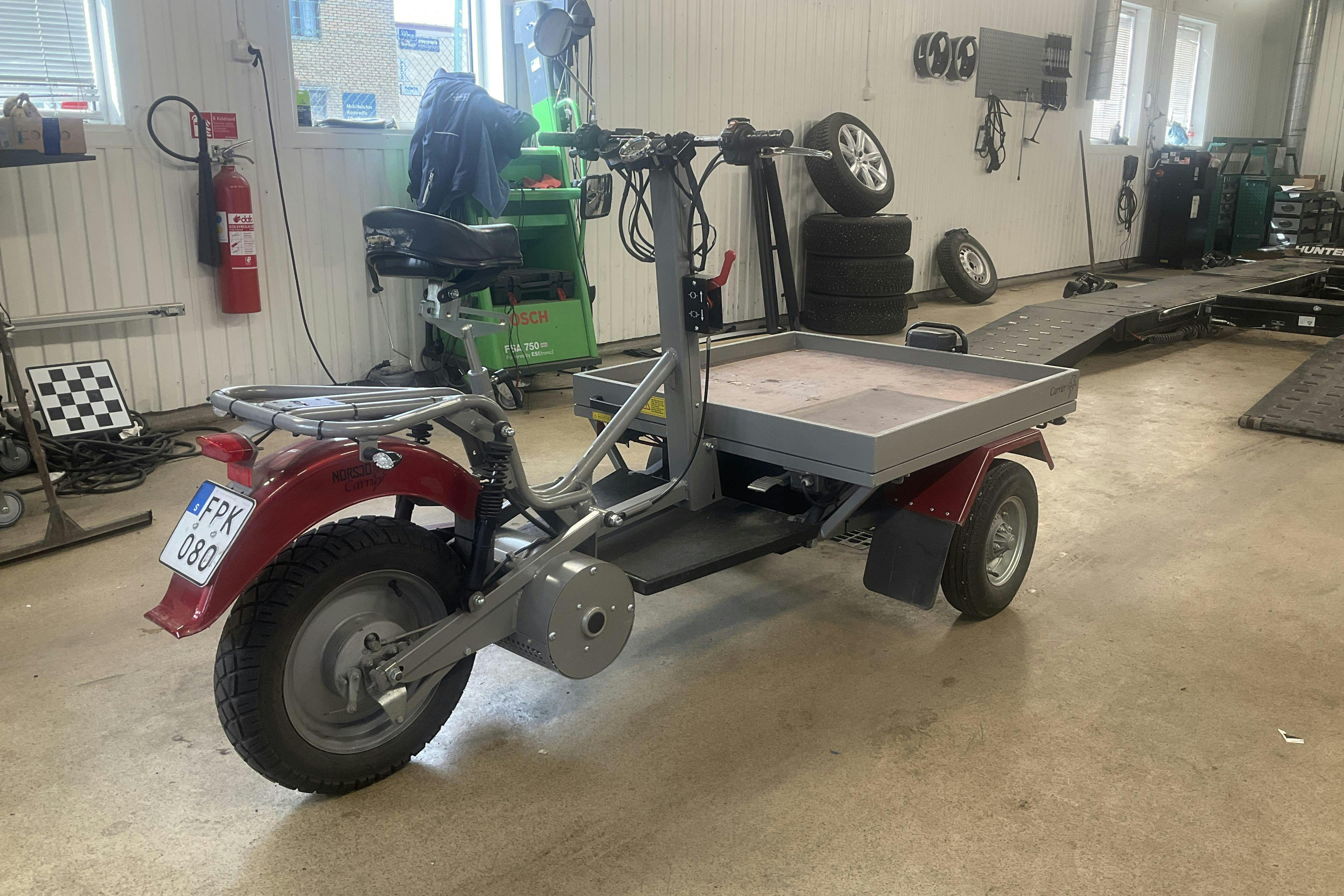 Vehicle Image 5