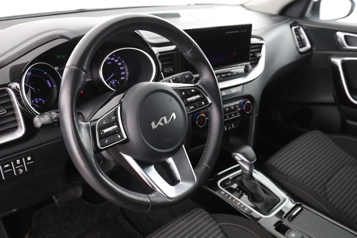 Vehicle Image 12