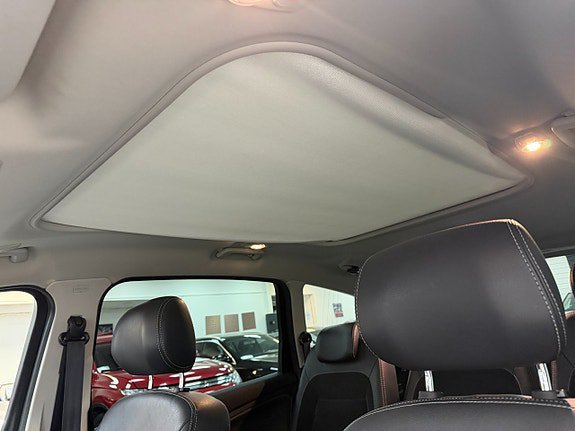 Vehicle Image 17