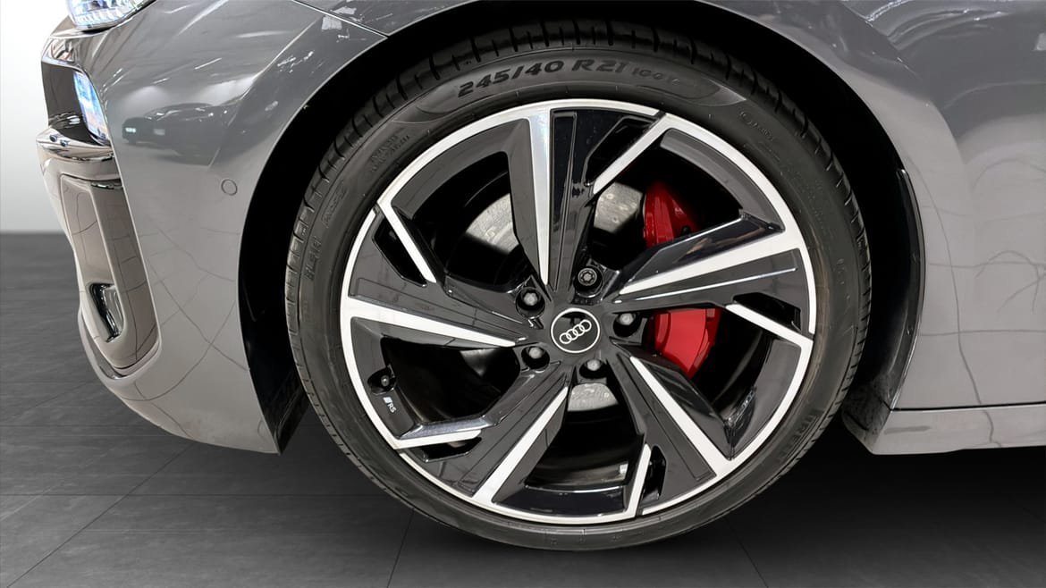 Vehicle Image 6