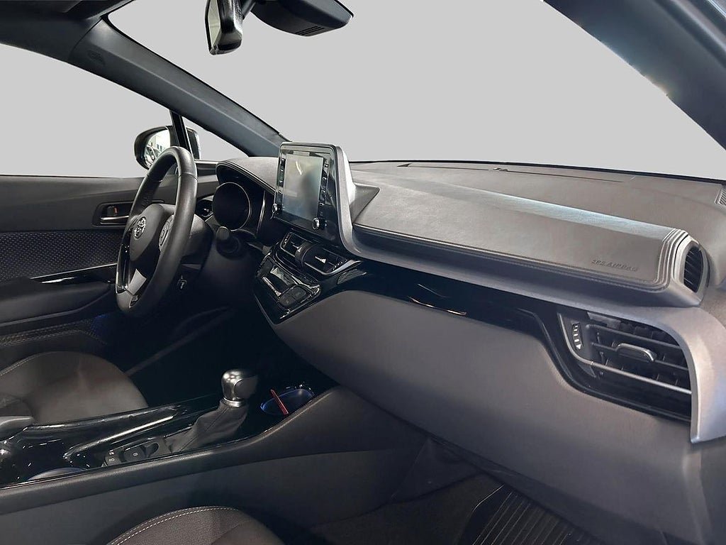 Vehicle Image 10