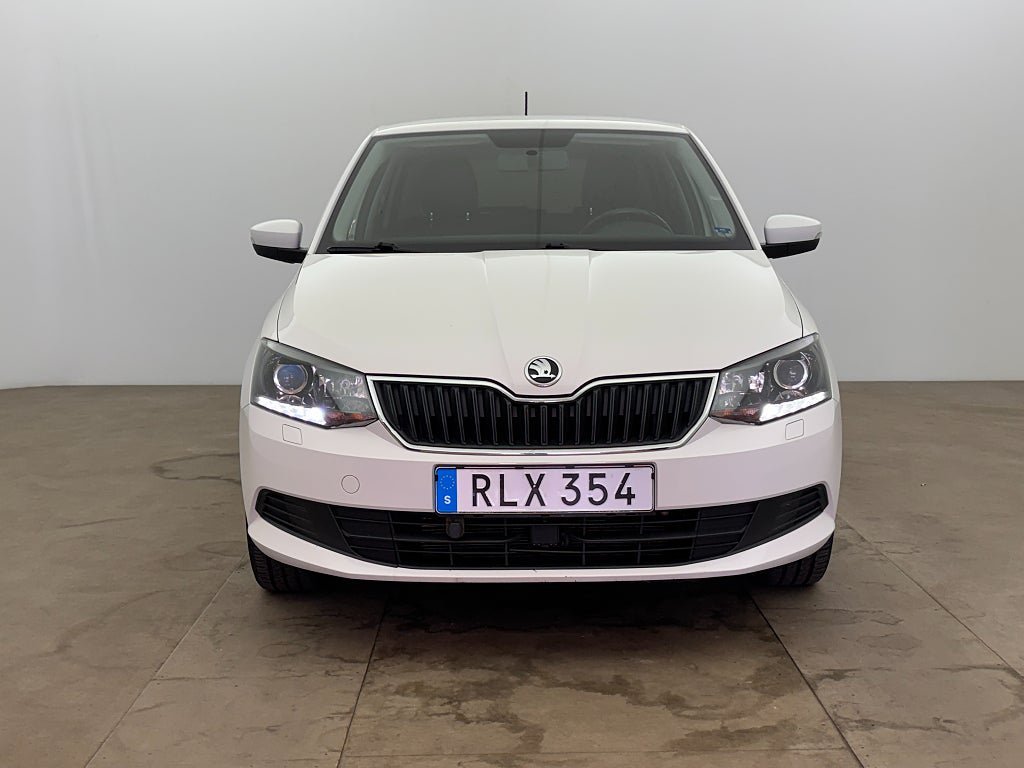 Vehicle Image 9