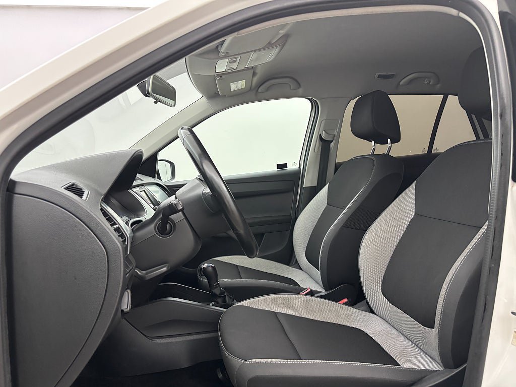 Vehicle Image 14